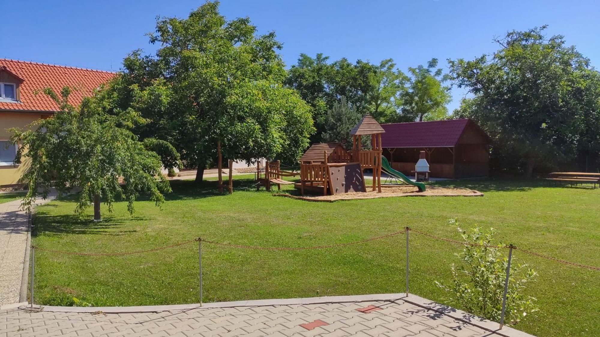 Ubytovanie Liska Radava Esterno foto
